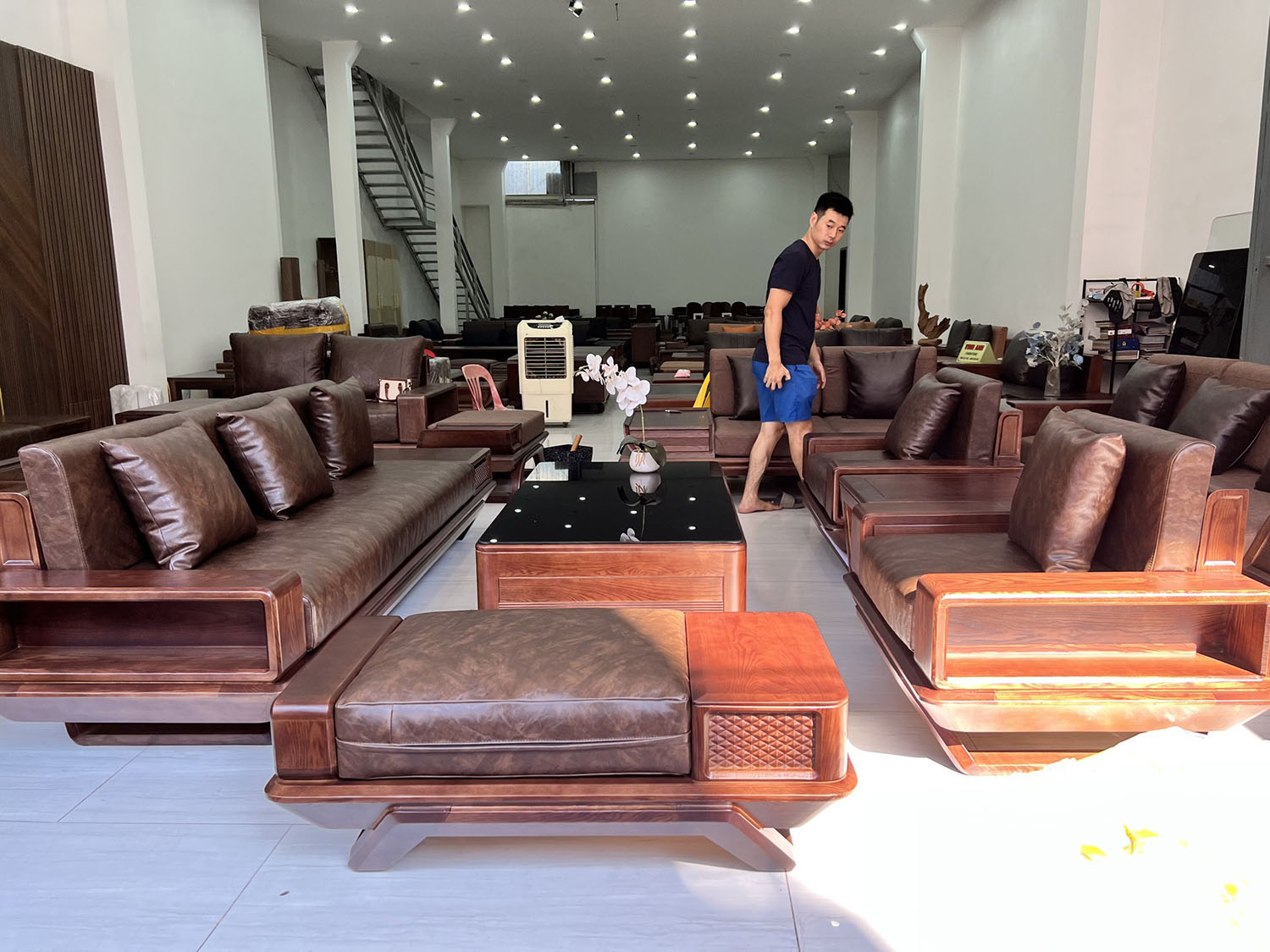 Bộ bàn ghế sofa gỗ phòng khách gỗ sồi lau màu óc chó