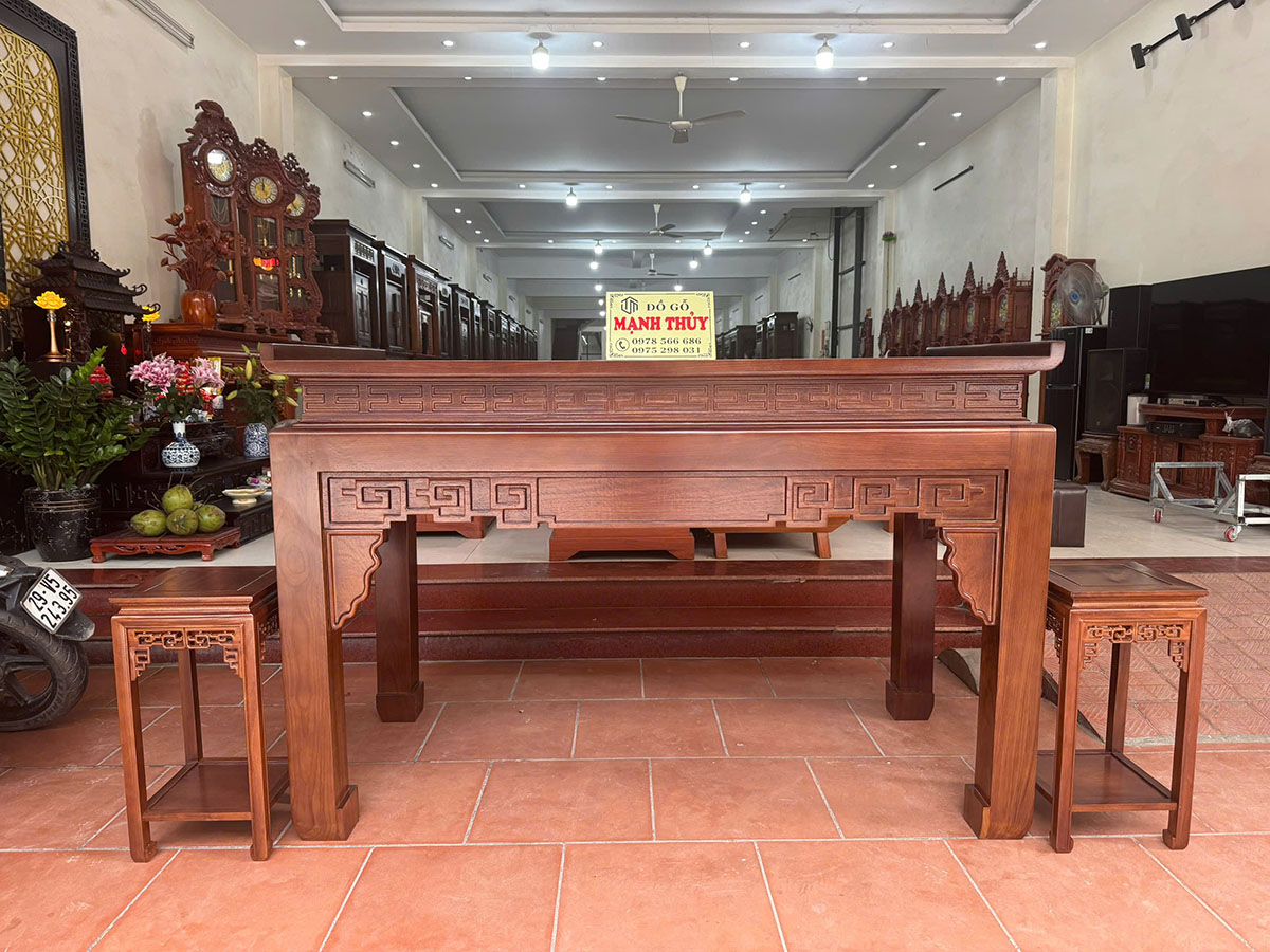 Bàn thờ gia tiên chất liệu gỗ gõ pachy